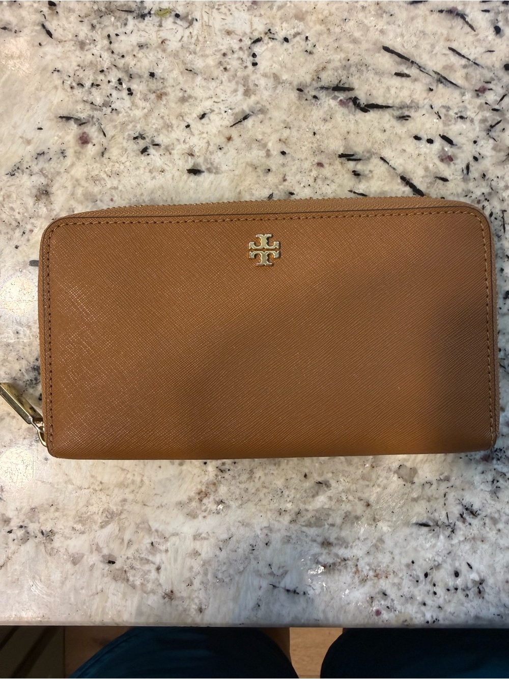 Tory Burch Saffiano Leather Zip Wallet in Tan